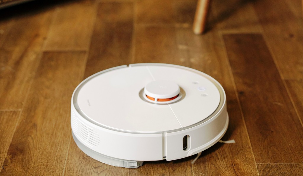 Best Robot Vacuum Cleaners To Use In 2021, Best Robot Vacuum For Hardwood Floors 2021